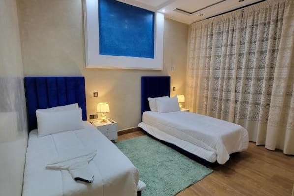 7 bedrooms, iron/ironing board, Internet, bed sheets