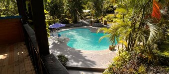 Spacious 6-bedroom villa in Tranquil Monseñor Nouel with AC