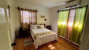 6 camere, Wi-Fi, lenzuola