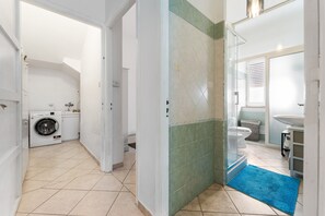 Shower, hair dryer, towels - Sardinia - Calasetta Town (Calasetta)