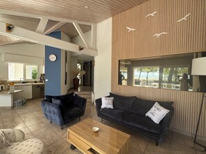 Smart TV, fireplace - House facing the sea, 4 bedrooms 3 bathrooms, 80m from the beach (La Tranche-sur-Mer)
