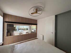 4 bedrooms, iron/ironing board, travel crib, free WiFi