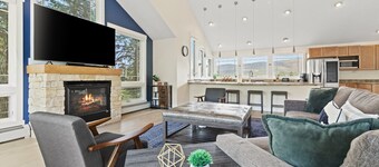 Colorado Mountain Getaway – 5BR/3BA, Hot Tub, Near Vail