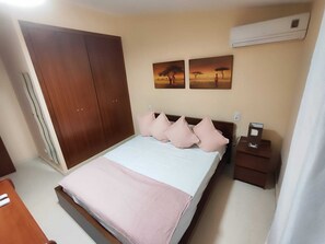 3 Schlafzimmer, Bügeleisen/Bügelbrett, WLAN, Bettwäsche