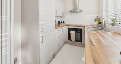 Host Stay Jomor House