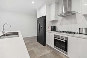 House | 4 bedrooms, Internet