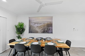 House | 4 bedrooms, Internet