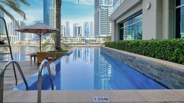 Apartment - Dubai Marina Apartment for 6 With Marina Views (Dubai)