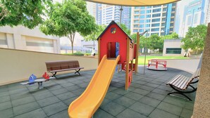 Apartment - Dubai Marina Apartment for 6 With Marina Views (Dubai)