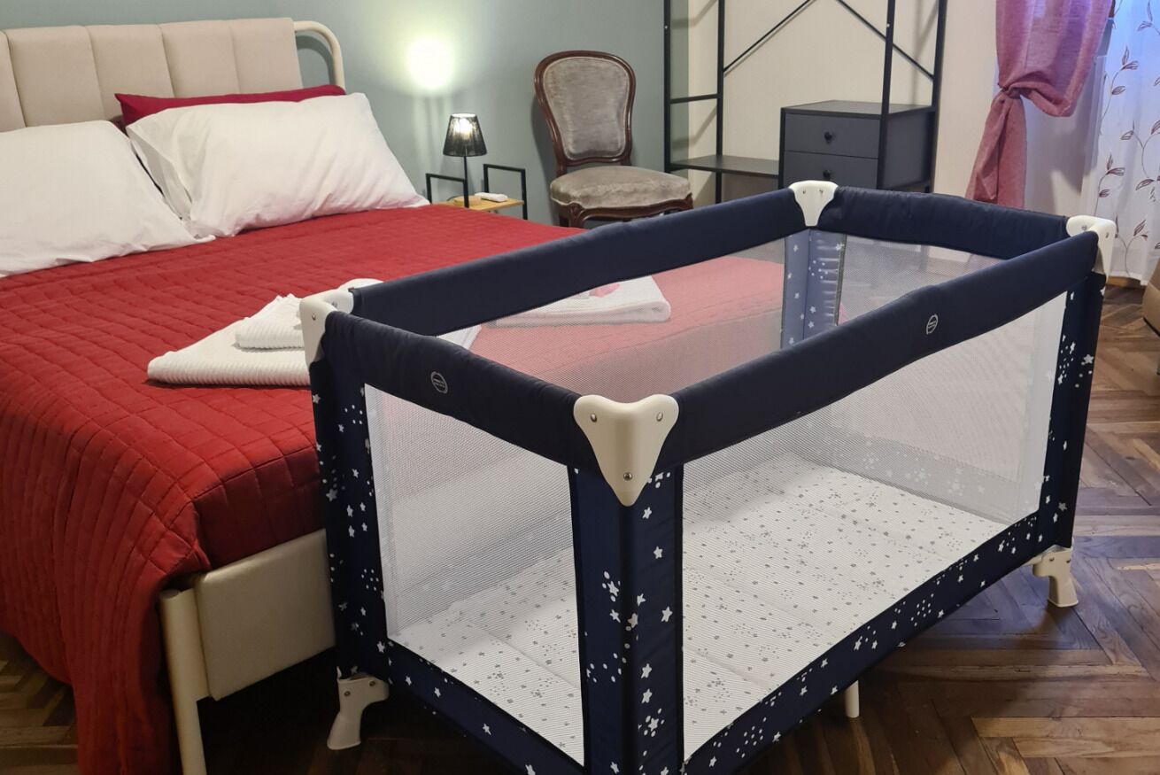 2 bedrooms, iron/ironing board, travel cot, free WiFi