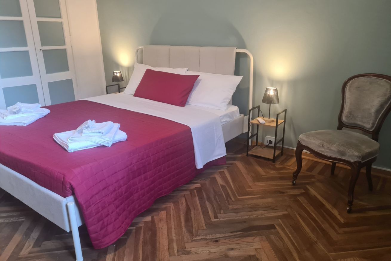 2 slaapkamers, een strijkplank/strijkijzer, reisbedje, gratis wifi
