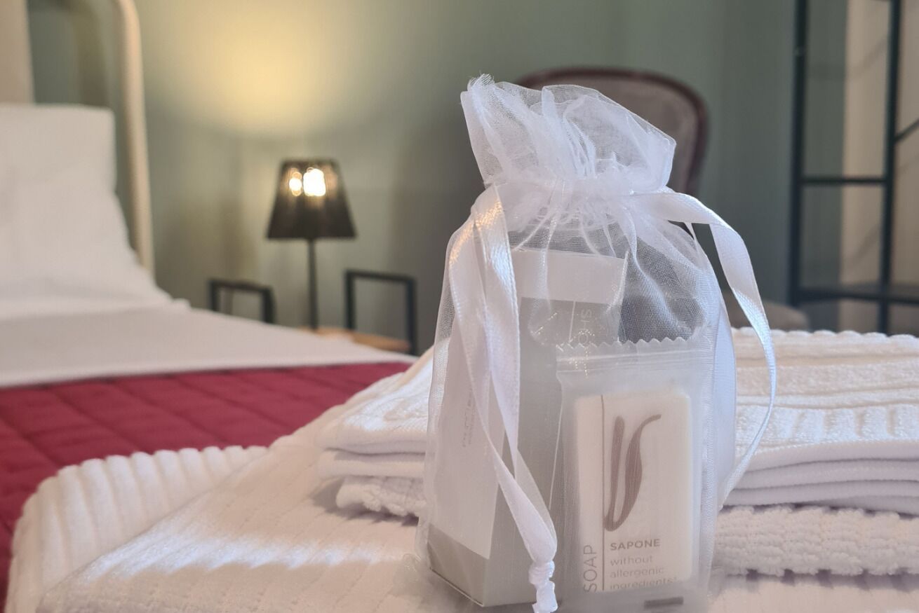 2 bedrooms, iron/ironing board, travel cot, free WiFi