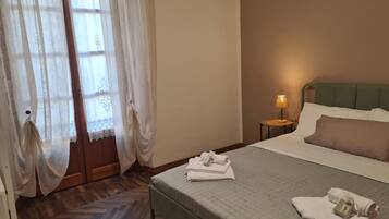 2 chambres, fer et planche à repasser, lit parapluie, Wi-Fi gratuit