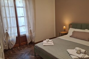2 bedrooms, iron/ironing board, travel crib, free WiFi