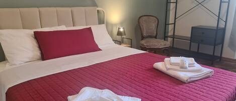 2 bedrooms, iron/ironing board, travel crib, free WiFi