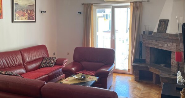 Appartement, 2 chambres, fumeurs, balcon | Salle de séjour