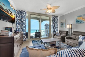 Apartment, Mehrere Betten (Portofino Island Resort 1-1802) | Wohnbereich