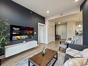 TV, offices - Upscale 2BR Deep Ellum | Pool, Gym & Free Parking (Dallas)