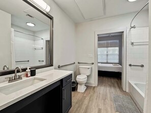 Shower, hair dryer - Upscale 2BR Deep Ellum | Pool, Gym & Free Parking (Dallas)