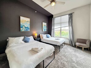 2 bedrooms, iron/ironing board, WiFi, bed sheets - Spacious 2BD Deep Ellum Stay with Pool Gym Parking (Dallas)