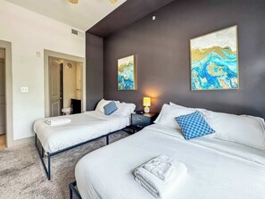 2 bedrooms, iron/ironing board, WiFi, bed sheets - Spacious 2BD Deep Ellum Stay with Pool Gym Parking (Dallas)