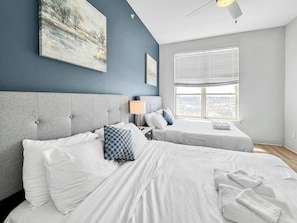 2 habitaciones, tabla de planchar con plancha, wifi y ropa de cama