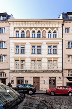 Exterior - Brilliant Beast Suite (Prague 1)