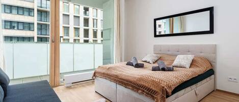 3 habitaciones, tabla de planchar con plancha, cuna de viaje y wifi