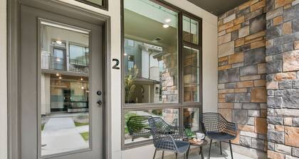 Modern Flat in Old Town N Attached Garage with EV