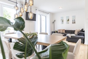 Dining - Holiday Home 'Das Strandhaus 2' with Shared Terrace and Wi-Fi (Lembruch)