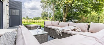 Holiday Home 'Das Strandhaus 2' with Shared Terrace and Wi-Fi