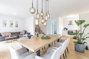 Interior - Holiday Home 'Das Strandhaus 2' with Shared Terrace and Wi-Fi (Lembruch)