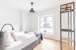 3 bedrooms, WiFi, bed sheets - Holiday Home 'Das Strandhaus 2' with Shared Terrace and Wi-Fi (Lembruch)