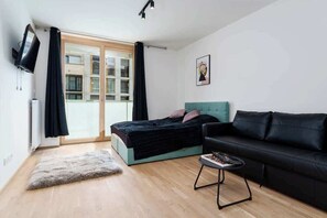 TV, offices - New Elegance Suite Su (Prague 2)