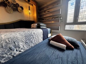 1 bedroom, desk, iron/ironing board, free WiFi - Marvinn's by LVH - Family Studio/Pull-out beds. Near NAIA,Free WIFI/Netflix! (Pasay City)