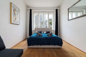 3 habitaciones, tabla de planchar con plancha, cuna de viaje y wifi 