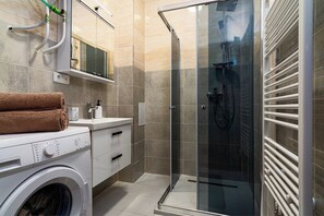 Bathroom - Lion Deluxe Suite (Praha 2)