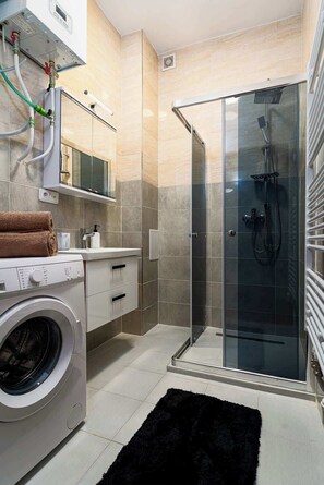 Douche, séchoir à cheveux