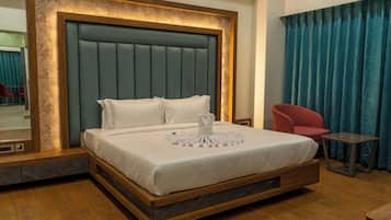 Family Suite | Iron/ironing board, free WiFi