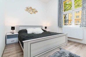 4 bedrooms, iron/ironing board, WiFi, bed sheets - Lion Deluxe Suite (Praha 2)