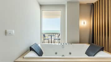 Suite, Balcony, Sea View | Bathroom