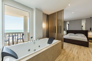 Suite, balkon, uitzicht op zee | Gratis wifi