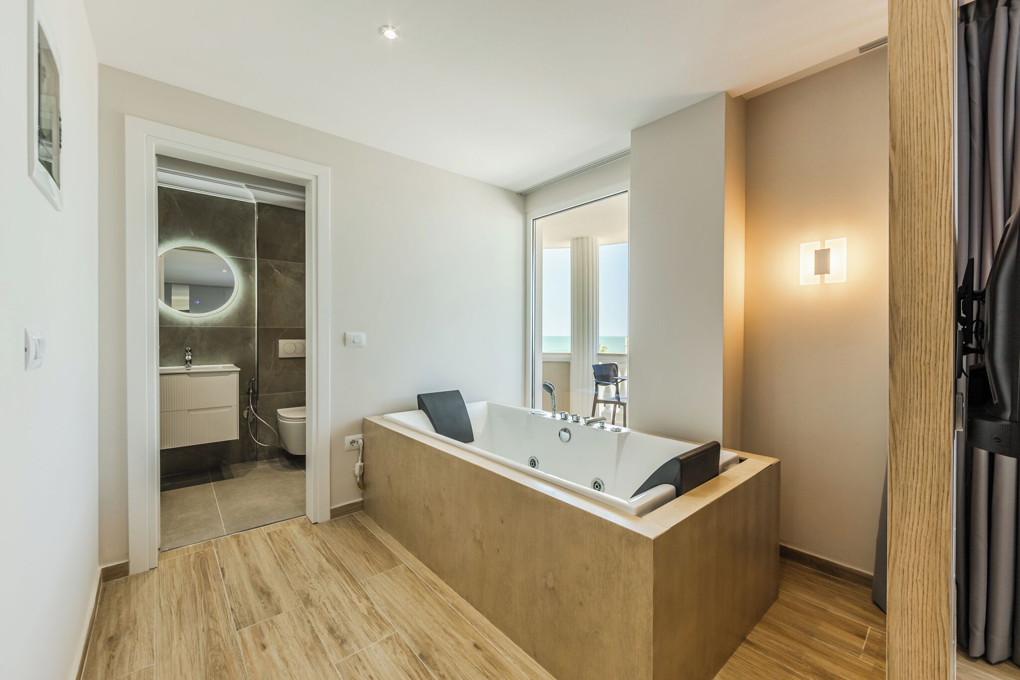 Suite, balcon, vue mer | Salle de bain