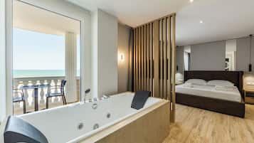 Suite, balcon, vue mer | Wi-Fi gratuit