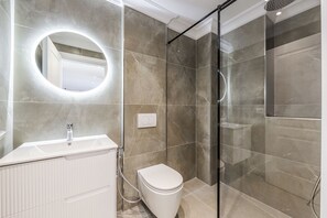 Suíte, sacada, vista para o mar | Banheiro