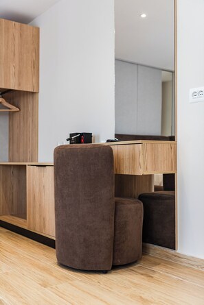 Suite, Balcony, Sea View | Interior