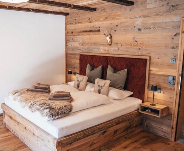 3 chambres, fer et planche à repasser, Wi-Fi gratuit, draps fournis