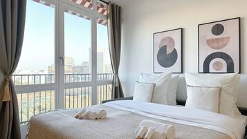 Apartemen Deluks, pemandangan kota | Area keluarga | Smart TV