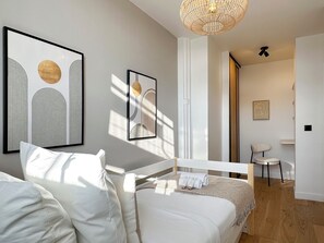 Deluxe Apartment, City View | Iron/ironing board, travel crib, free WiFi, bed sheets