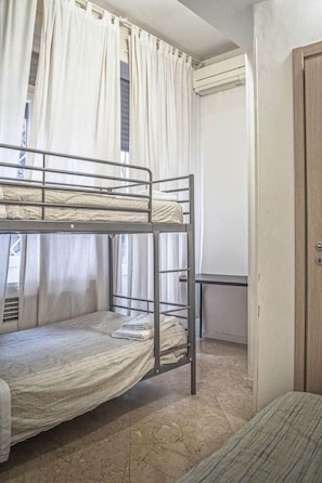 Unclassified image, 2 of 23, button